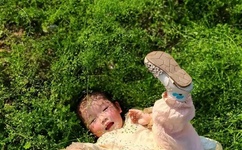 美女脱了胸罩给帅哥揉